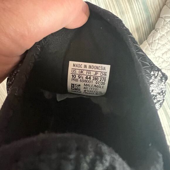 Adidas Men's Swift Essential Sneaker, Black/Black/White size 10 - Picture 7 of 14